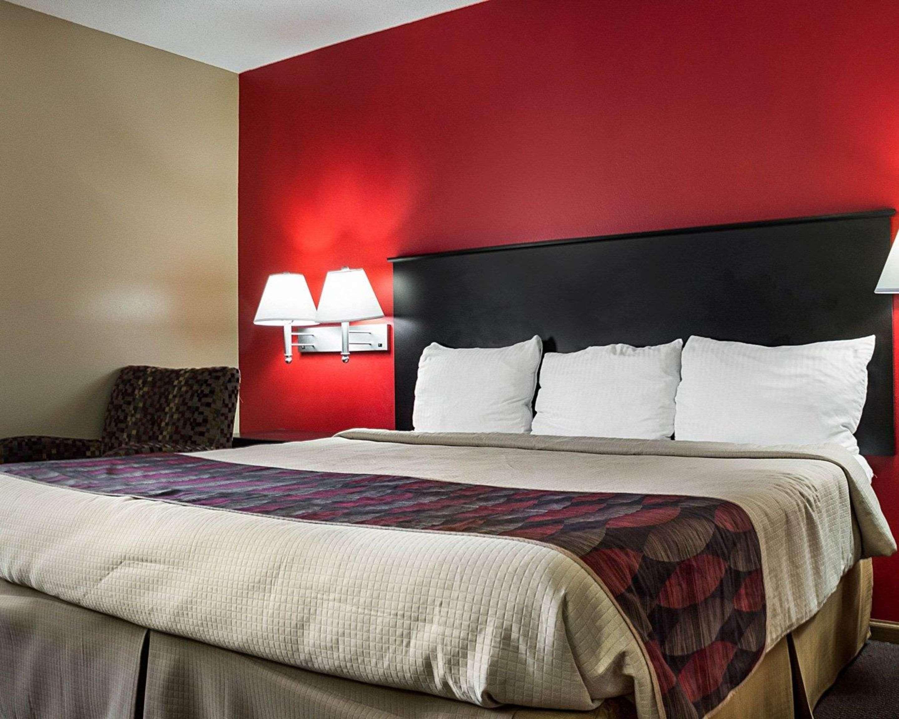 Econo Lodge Jamestown Exterior photo