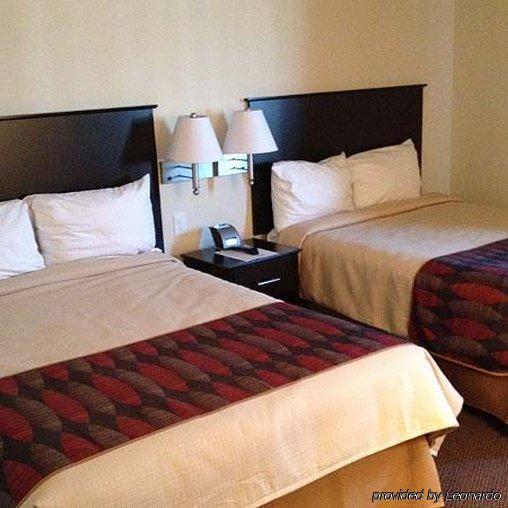 Econo Lodge Jamestown Room photo